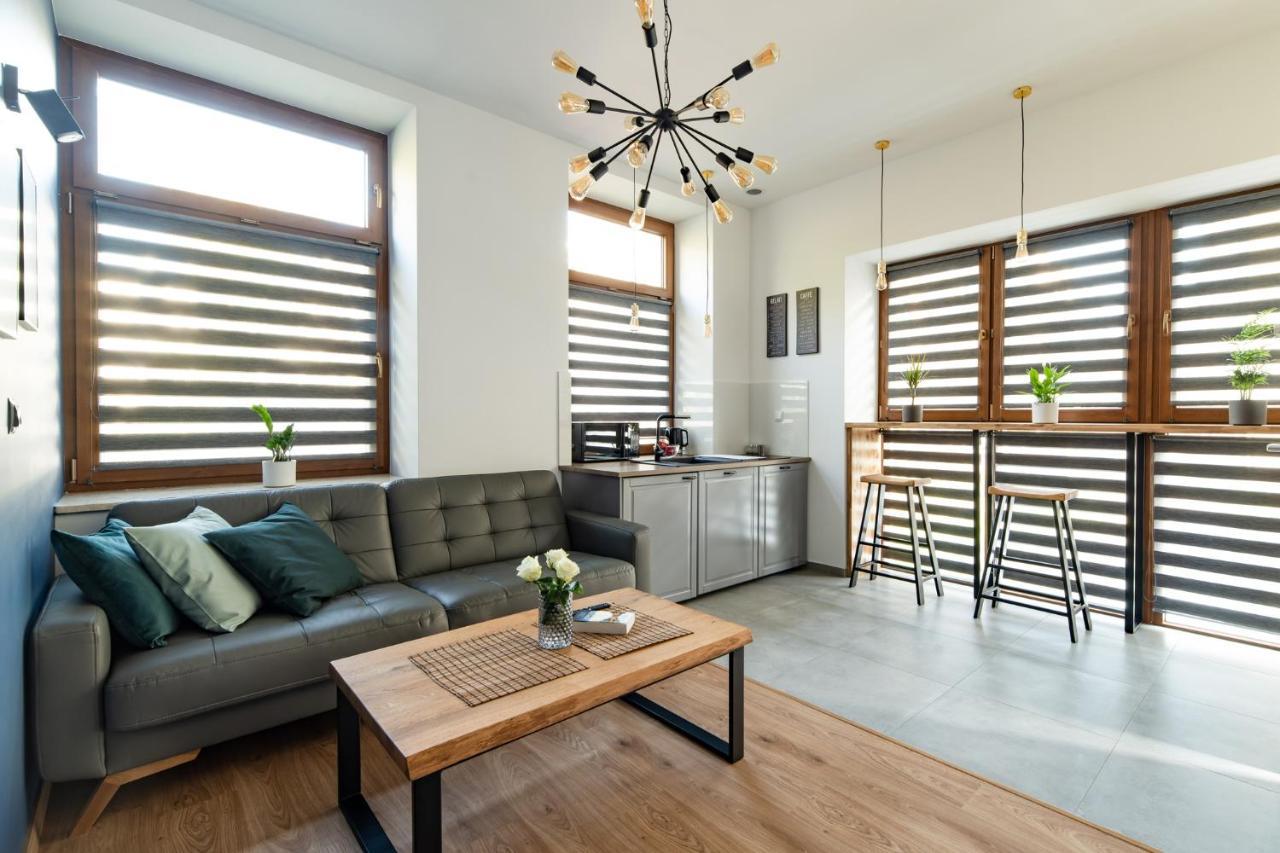 Neo Unique & Bright Apartments, Free Parking, 15min Old Town & Kazimierz - By Homelike Krakau