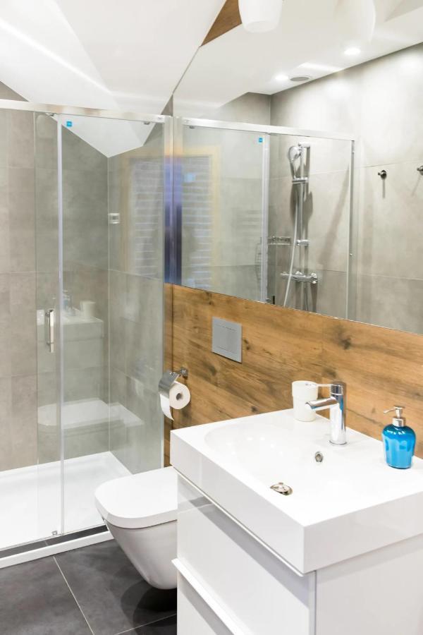 Neo Unique & Bright Apartments, Free Parking, 15min Old Town & Kazimierz - By Homelike Krakau