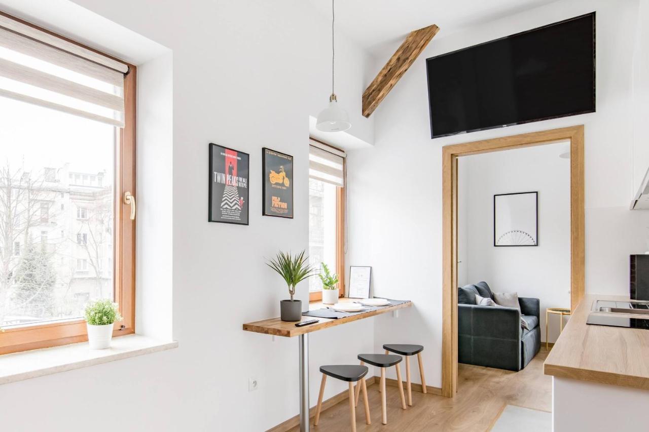 Apartment Neo Unique & Bright Apartments, Free Parking, 15min Old Town & Kazimierz - By Homelike