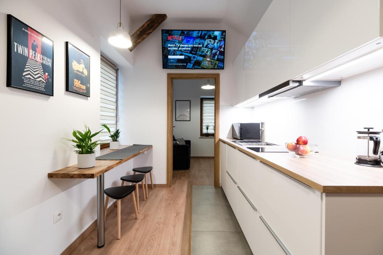 Neo Unique & Bright Apartments, Free Parking, 15min Old Town & Kazimierz - By Homelike Apartment Krakau